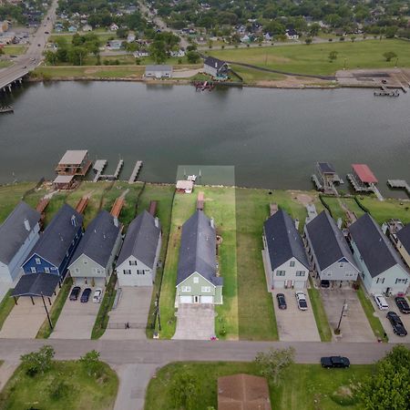 Luxury Waterfront Home Family And Pet Friendly Near Surfside Beach 11 Mins Freeport Kültér fotó