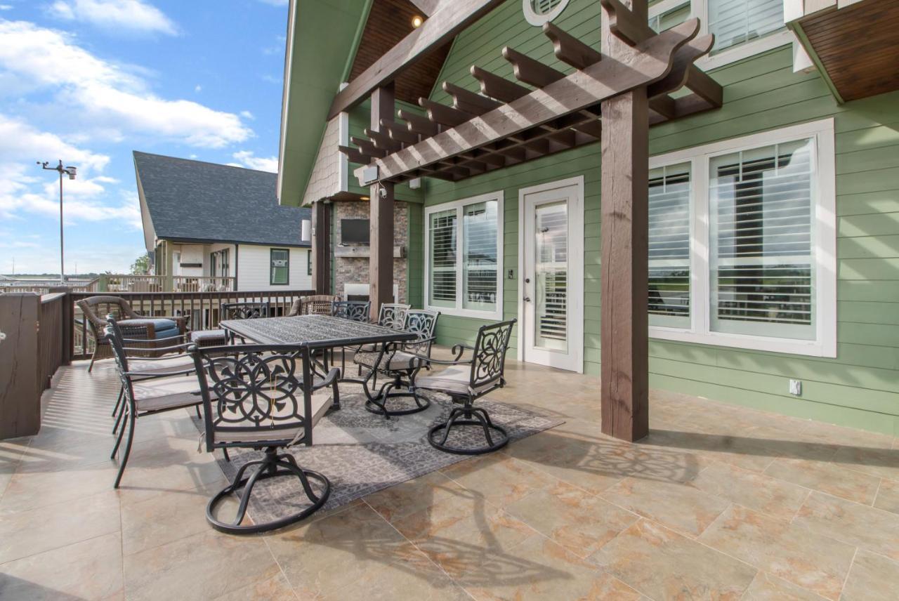 Luxury Waterfront Home Family And Pet Friendly Near Surfside Beach 11 Mins Freeport Kültér fotó