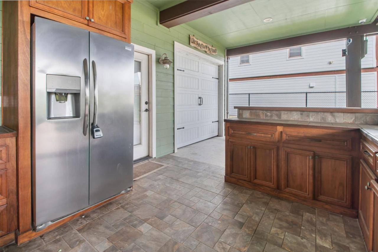 Luxury Waterfront Home Family And Pet Friendly Near Surfside Beach 11 Mins Freeport Kültér fotó