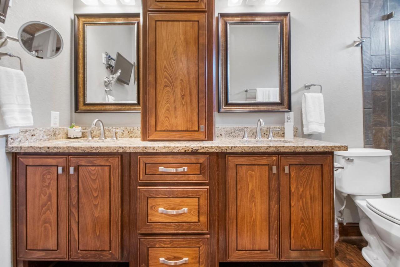 Luxury Waterfront Home Family And Pet Friendly Near Surfside Beach 11 Mins Freeport Kültér fotó