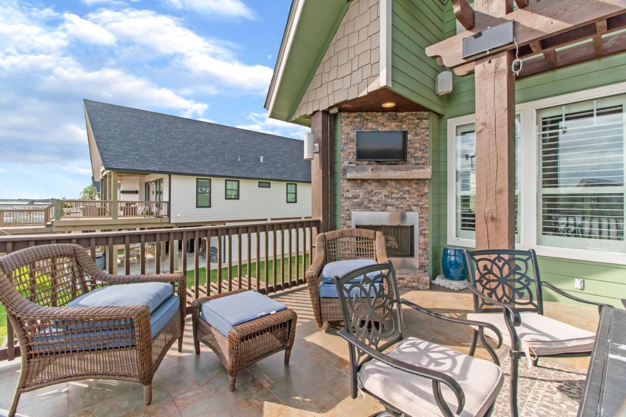 Luxury Waterfront Home Family And Pet Friendly Near Surfside Beach 11 Mins Freeport Kültér fotó