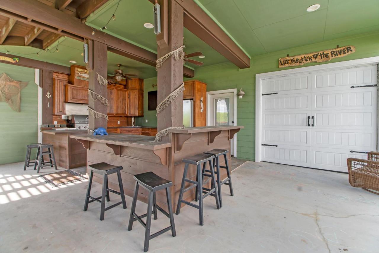 Luxury Waterfront Home Family And Pet Friendly Near Surfside Beach 11 Mins Freeport Kültér fotó