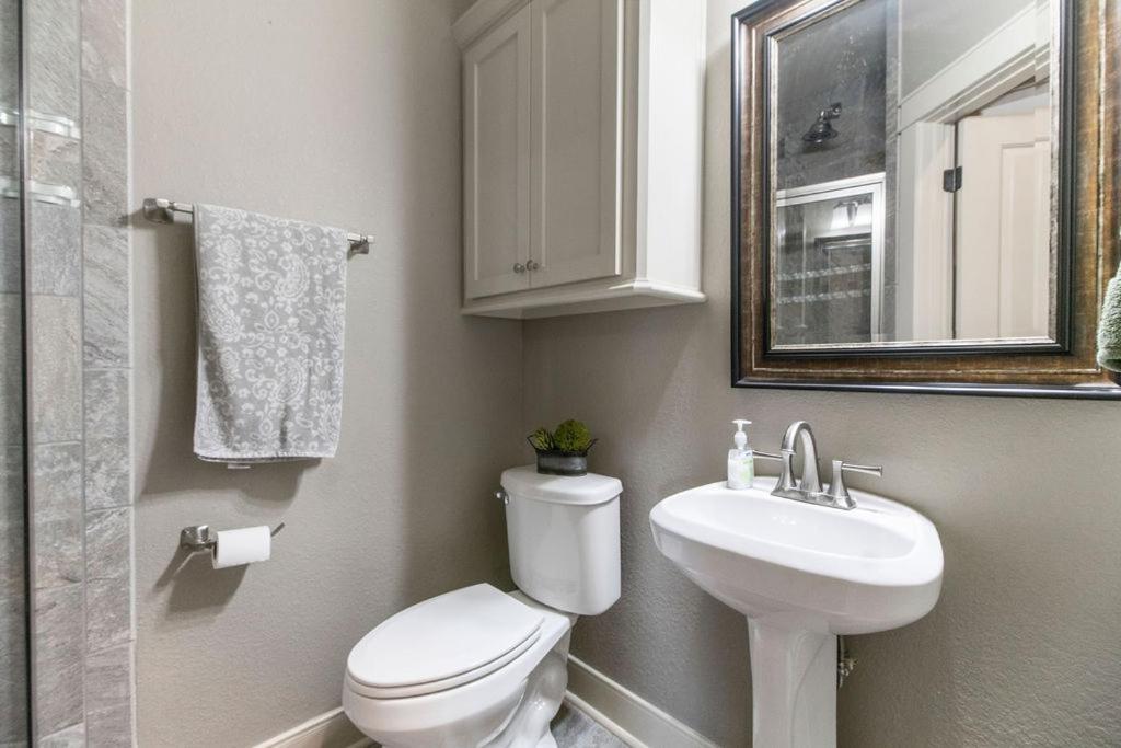 Luxury Waterfront Home Family And Pet Friendly Near Surfside Beach 11 Mins Freeport Kültér fotó