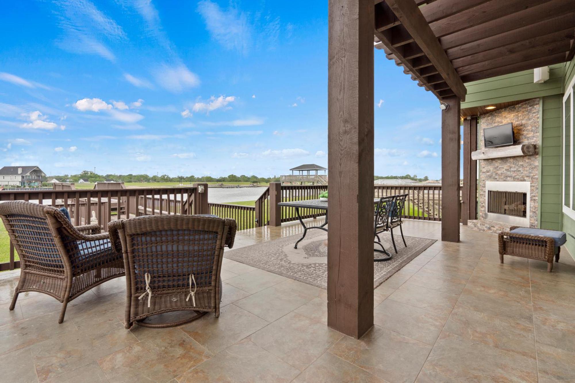Luxury Waterfront Home Family And Pet Friendly Near Surfside Beach 11 Mins Freeport Kültér fotó