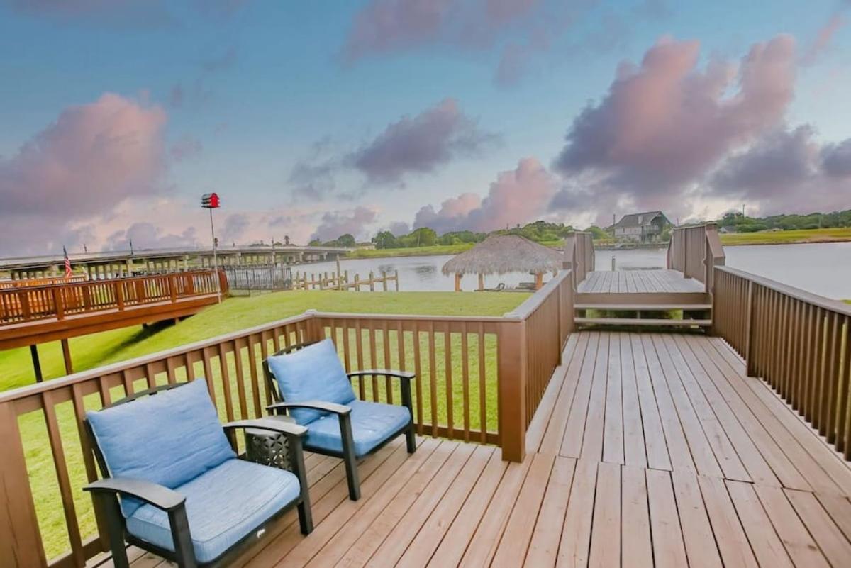 Luxury Waterfront Home Family And Pet Friendly Near Surfside Beach 11 Mins Freeport Kültér fotó